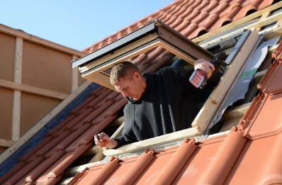 Pose de fenêtres de toit Velux à Grézac